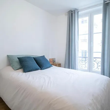 Charming Apt In The Heart Of Montmartre Apartment Paris