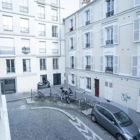 Charming Apt In The Heart Of Montmartre Paris