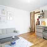 Charming Apt In The Heart Of Montmartre