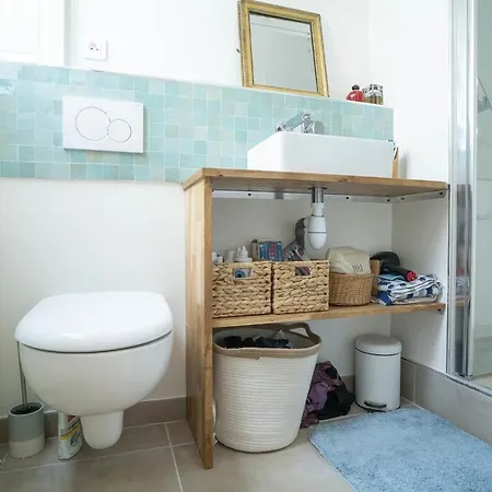 Charming Apt In The Heart Of Montmartre *